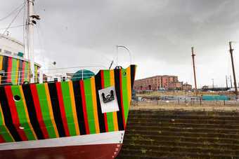 Dazzle Ship by Carlos Cruz-Diez, side view