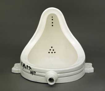 Marcel Duchamp, Fountain 1917, replica 1964, porcelain, 36 x 48 x 61cm 