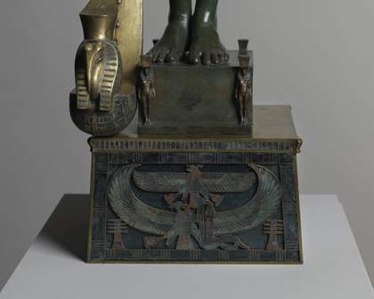 Edward Onslow Ford The Singer (detail of feet and front of plinth)