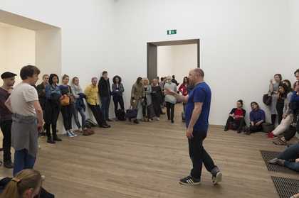 Boris Charmatz expo zéro Photo: Olivia Hemingway © Tate Photography, 2015