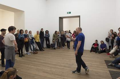 Boris Charmatz expo zéro Photo: Olivia Hemingway © Tate Photography, 2015