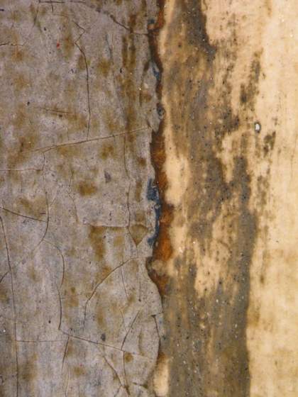 Fig.13 Detail of the sash at the extreme right edge of the painting, showing dark blue underpainting