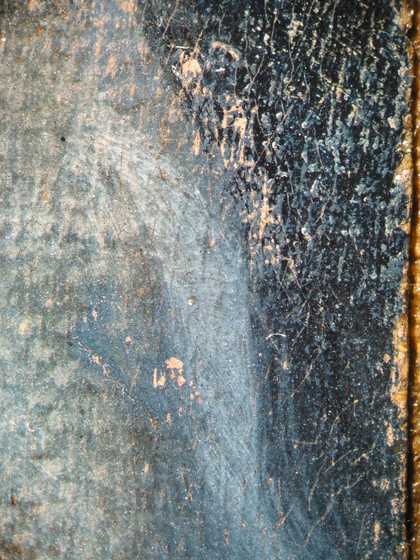 Fig.14 Detail of the costume at the right edge with unfaded indigo blue