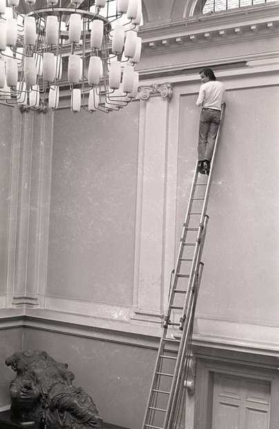 Fig.14 Blinky Palermo making his wall painting Blue/Yellow/White/Red in August 1970, for Strategy: Get Arts at the Edinburgh College of Art, 1970