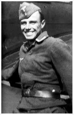 Fig.1 Unknown Photograph of Beuys as an Officer at the Luftflottennachrichtenschule 2 (Airforce Signal School 2) in Königgrätz, 1942