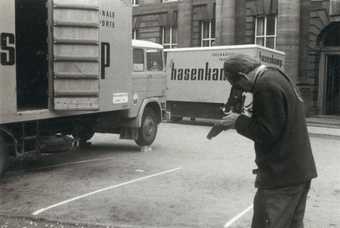 Fig.3 George Oliver photographing the arrival of artworks for the Strategy: Get Arts exhibition at the Edinburgh College of Art, 23 August – 12 September 1970