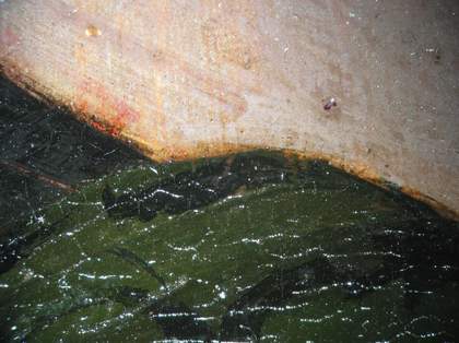 Fig.5 Detail at x8 magnification of the drapery on the sitter’s left shoulder as it meets the background