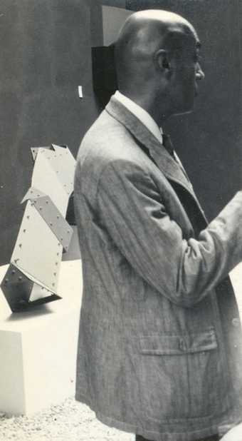 Fig.5 Edgar Negret at the 1968 Venice Biennale
