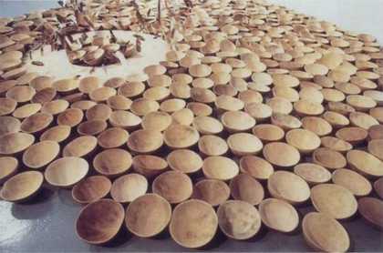 Fig.5 Robert Evangelista Nicá Uiícana 1976, installation view as part of a later collaboration with Regina Vater at Clocktower Gallery, New York, 1989 300 Amazonian gourds and bird feathers Dimensions variable