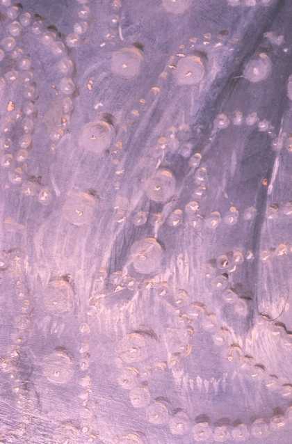 Fig.7 Detail of the sleeve, showing sketchy lines of underdrawing