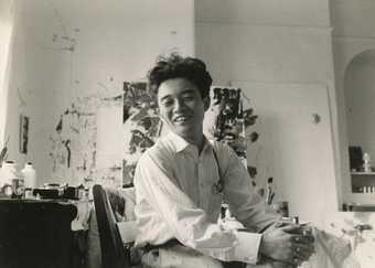 Fig.8 Tōno Yoshiaki in Sam Francis’s Chelsea Hotel studio, New York, 1959