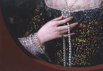 Fig.9 Detail of the hand and bodice, showing black drawing in the hands