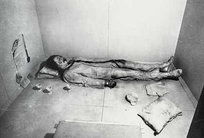 Paul Thek, The Tomb (interior view), Stable Gallery, New York, 1967