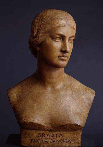 John Gibson, Frontal view of Grazia: Puella Capuensis