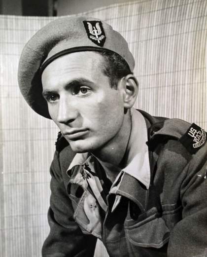Bernard Perlin as war artist-correspondent, Cairo 1943