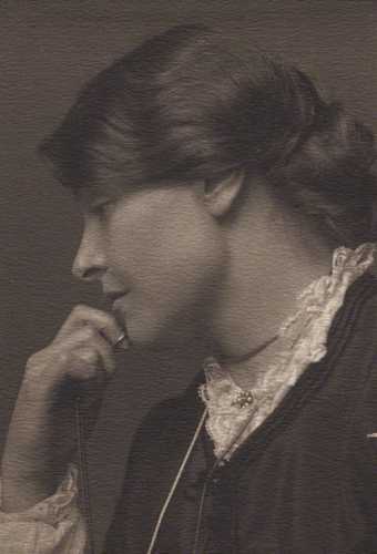 George Charles Beresford Alice Mary (née Knewstub), Lady Rothenstein c.1901