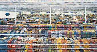 Andreas Gursky, 99 Cent 1999