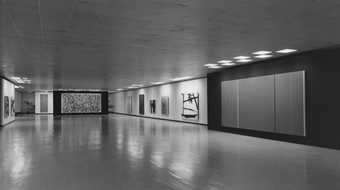 Installation view of The Collection of Mr and Mrs Ben Heller, Art Institute of Chicago, 1961, with Vir Heroicus Sublimis visible on the right