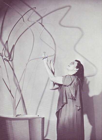 Barbara Hepworth, Apollo 1951, with Peggy Ashcroft