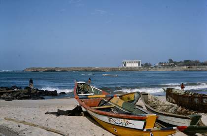 Fig.7 Musée Dynamique, view from the beach at Soumbedioune Bay, Dakar, 1966, during the First World Festival of Negro Arts