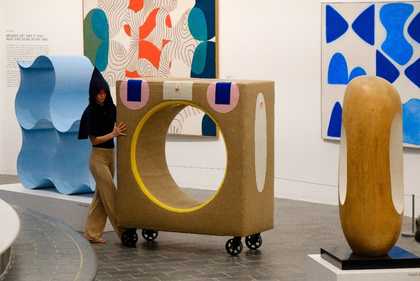Florence Peake in Shudder Judder performance at Tate St Ives