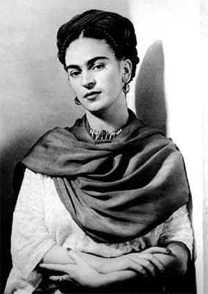 Frida Kahlo with Magenta Reboza