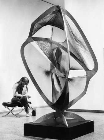 Naum Gabo’s Linear Construction No.4 installed at the Nationalgalerie Berlin in 1971