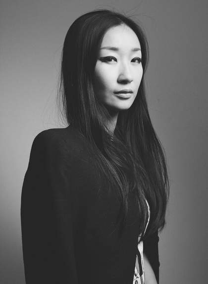 Artist Han Yajuan