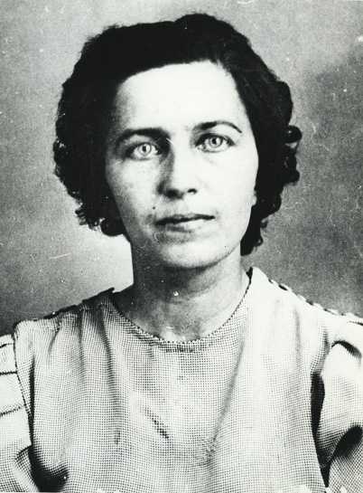 Fig.6 NKVD arrest photograph of Alisa Venglosh, born 1887, German citizen, actress
