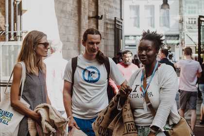 Food redistribution and neighbourhood action