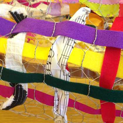Warp and weft on the sculpture © Tate