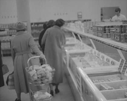 Kate Davis, Weight, 2014, video still