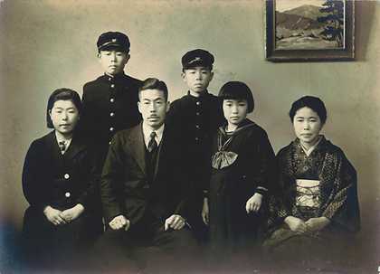 Kusama's family; Yayoi is second from the right.