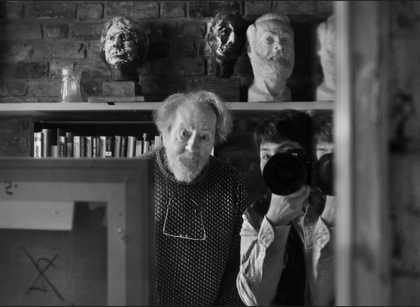 Anne-Katrin Purkiss photographing Anthony Eyton in his studio, 2017 © Anne-Katrin Purkiss