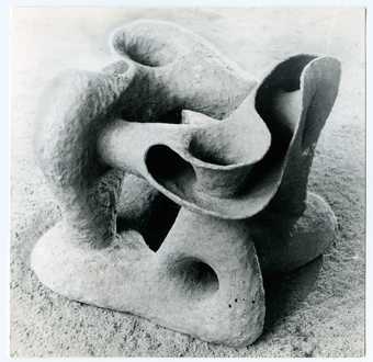 Lech Tomaszewski Boomenrang 1962 clay sculpture