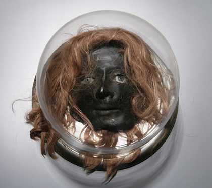 Lynn Hershman Leeson, Breathing Machine, 1967, wax, wig, glass eye, makeup, Plexiglas, wood, sensors, sound, 32 × 42 × 42 cm - The Museum of Modern Art, New York, © Lynn Hershman Leeson, courtesy the artist
