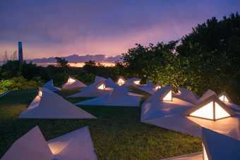 Tecoh Ochil: main house roof garden at dusk