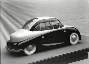 Model of Naum Gabos car design conceived for the Design Research Unit c1943 photograph of minature car model in black and white