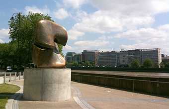 Henry Moore Locking Piece 1963–4 Millbank, London
