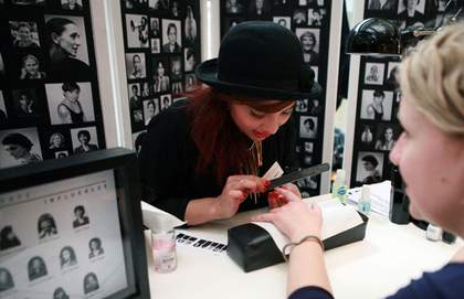 Nailwraps, Phoebe Davis, Influences