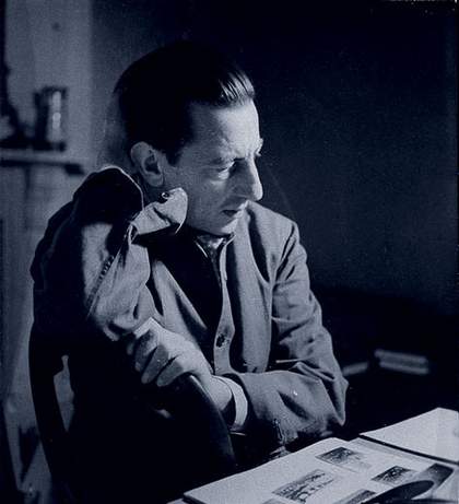 Photograph of Paul Nash during the Second World War 