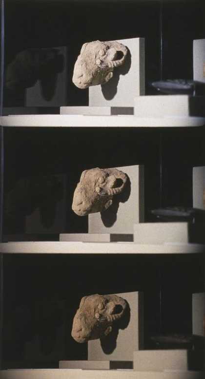 Flash in the Metropolitan (film still)