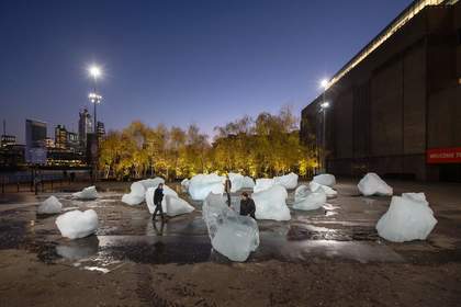 Ice Watch 2014 outside Tate Modern, London, 2018 Photo: Justin Sutcliffe, courtesy of the artist; neugerriemschneider, Berlin; Tanya Bonakdar Gallery, New York / Los Angeles