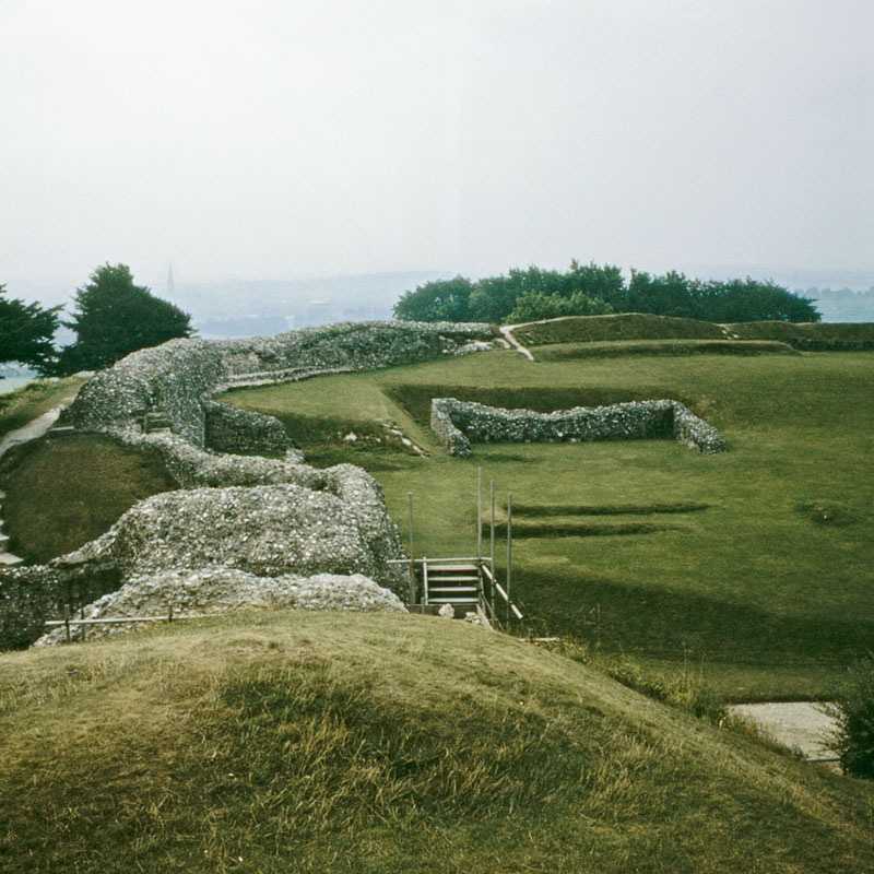 File:Silbury Hill 03.jpg - Wikimedia Commons