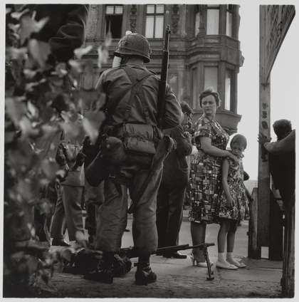 Don McCullin Friedrichstrasse Berlin 1961