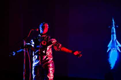 A photo of Rebekah Ubuntu performing