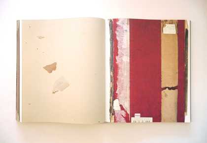 Rosângela Rennó, Artist book open spread
