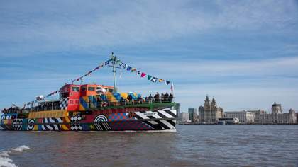 Everybody Razzle Dazzle on River Mersey