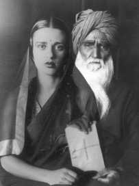 Vivan Sundaram Father – Daughter from the series Retake of Amrita