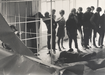 Frank Martin (middle-right) teaching in the Sculpture Department at St Martin’s School of Art, mid-1950s Tate Archive, Frank Martin collection © Frank Martin Estate